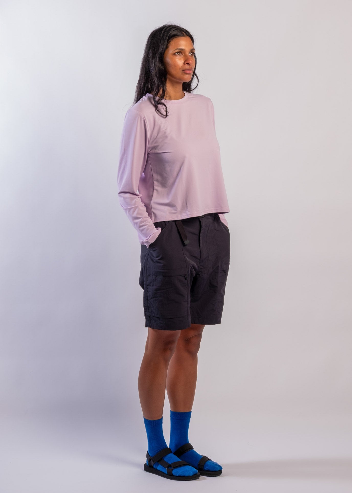 A sun smart woman wears the Sun Ray UPF50+ Sun Protection Clothing All G Long Sleeve Tee lilac boxy fit