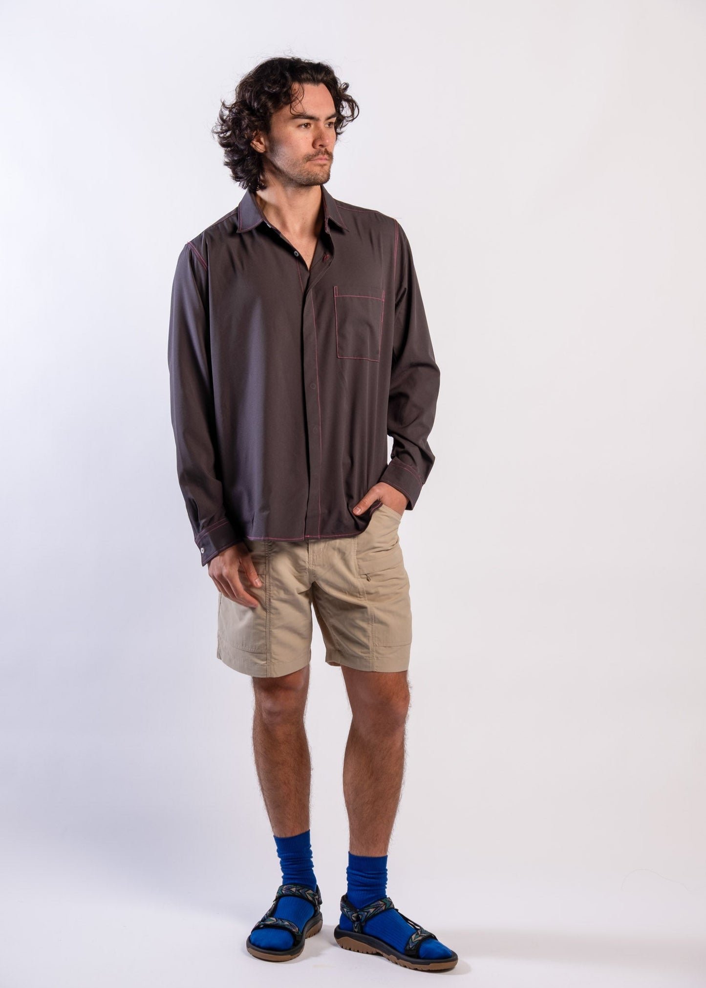 Person wearing a Sun Ray UPF50+ sun protection sun shirt charcoal