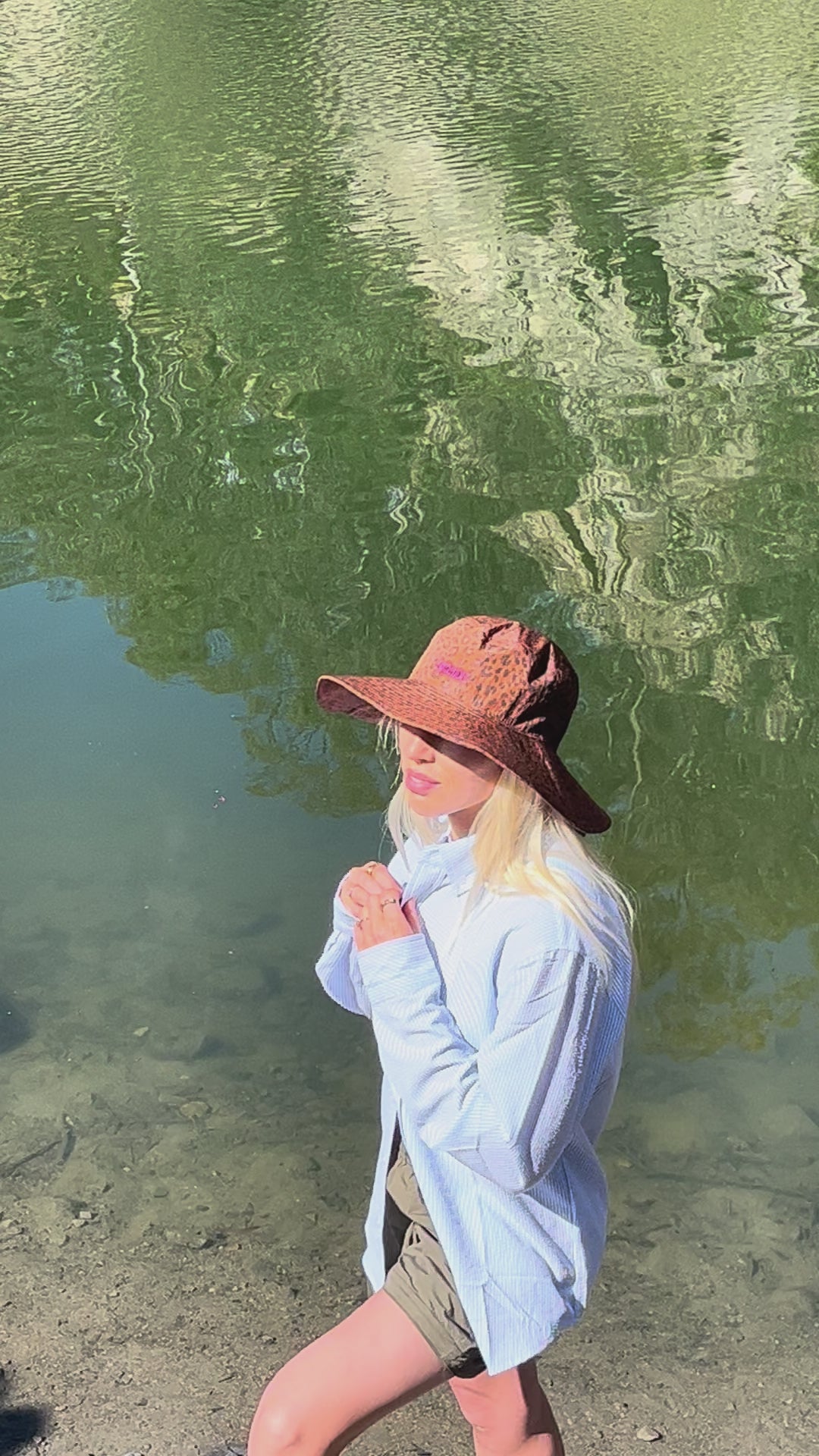 Sun Ray UPF50+ unisex seersucker beach shirt in blue and white stripe and leopard wide brim hat